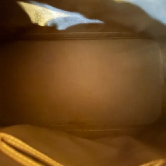 Louis Vuitton Alma hand bag in great preloved condition. This is an awesome - Picture 4 of 9